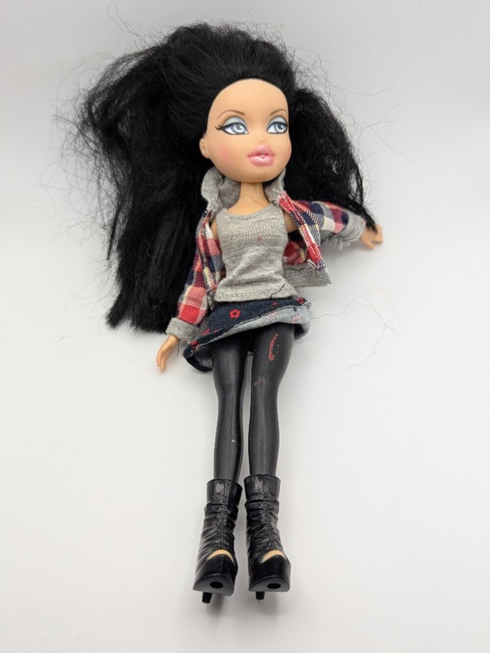 2010 MGA Bratz Fashion Doll Plaid Jacket Boots